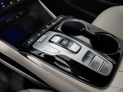 Certified 2024 Hyundai Tucson Limited AWD/4WD image 29
