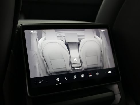 Used 2026 Tesla Model Y AWD image 34