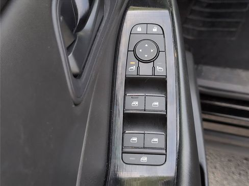 Used 2024 Nissan Rogue S AWD/4WD image 20