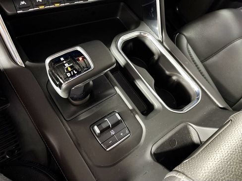 Used 2025 GMC Sierra 1500 Denali w/ Technology Package AWD/4WD image 18