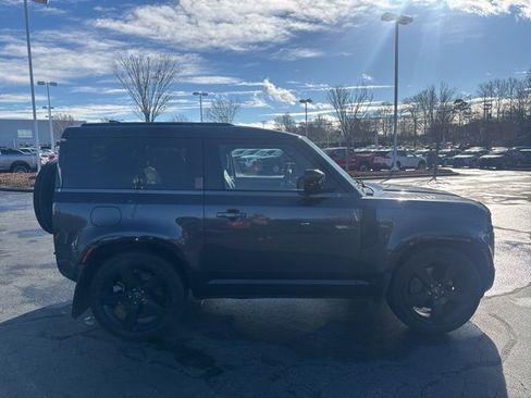 Used 2023 Land Rover Defender 90 X-Dynamic SE image 5