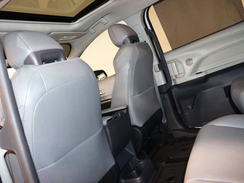 Used 2023 Toyota Sienna XLE image 53