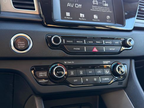 Used 2018 Kia Niro LX image 22