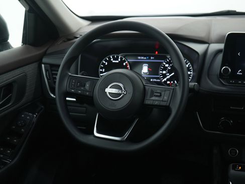 Used 2023 Nissan Rogue S image 14