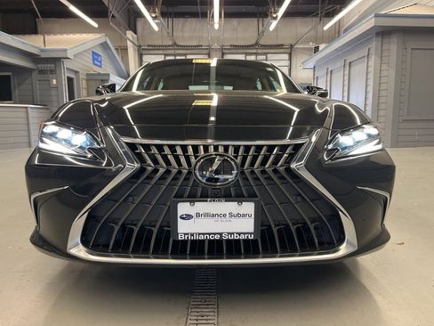 Used 2024 Lexus ES 350 Ultra Luxury w/ Accessory Package (Z2) image 2