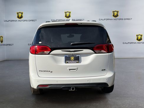 Used 2020 Chrysler Pacifica Touring-L image 6