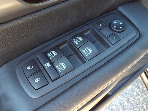 New 2026 Chrysler Pacifica Select w/ S Appearance Package image 17