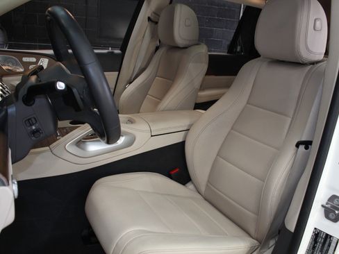 Used 2020 Mercedes-Benz GLS 450 4MATIC image 39