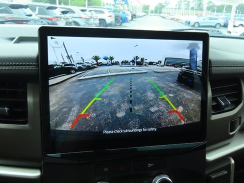 Certified 2024 Ford Expedition XLT image 32