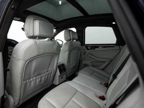 Certified 2017 Porsche Macan S AWD/4WD image 21
