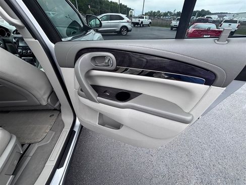 Used 2016 Buick Enclave Leather FWD image 29