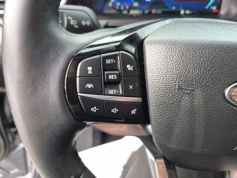 Used 2023 Ford Explorer Platinum image 20