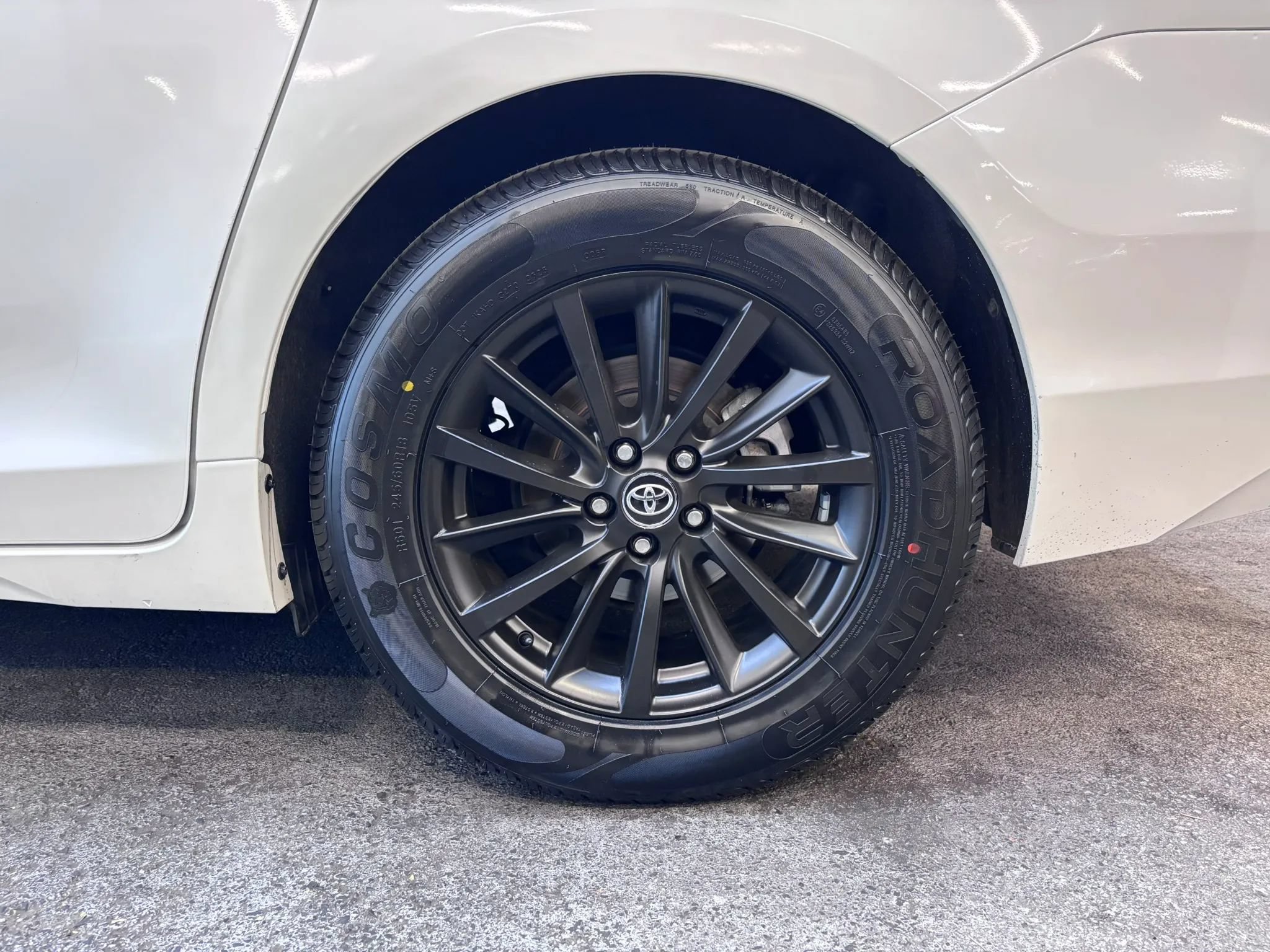 Used 2015 Toyota Sienna XLE w/ XLE Navigation Package FWD image 7