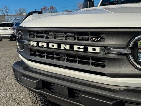 New 2025 Ford Bronco 4-Door w/ Sasquatch Package image 9