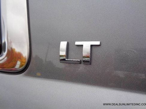 Used 2020 Chevrolet Suburban LT image 6