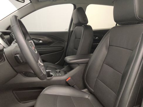 Used 2023 GMC Terrain SLT w/ Elevation Edition image 17