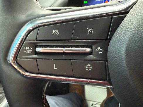 Used 2024 Chevrolet Traverse LT w/ Enhanced Driving Package image 94