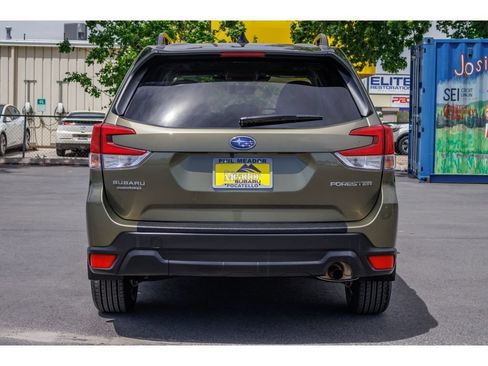 Certified 2024 Subaru Forester Premium AWD/4WD image 4