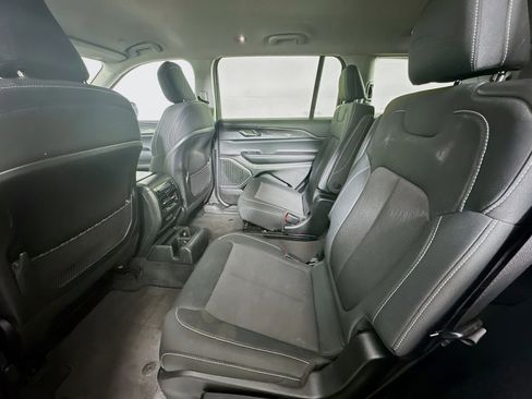 Used 2022 Jeep Grand Cherokee L Laredo w/ Luxury Tech Group I image 27