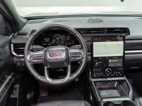 Used 2025 GMC Terrain Elevation w/ Elevation Premium Package image 11