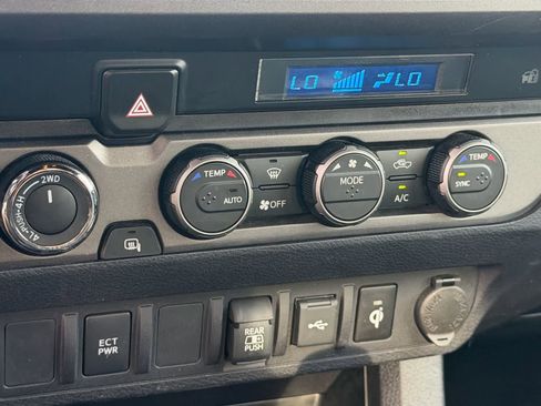 Used 2023 Toyota Tacoma TRD Off-Road AWD/4WD image 17