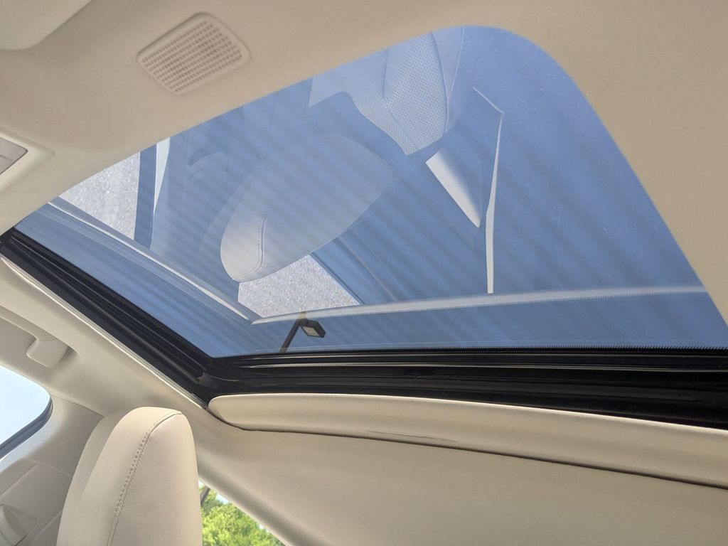 Used 2025 Lexus ES 350 w/ Premium Package FWD image 24