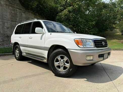 Used 2001 Toyota Land Cruiser w/ Convenience Pkg AWD/4WD image 1