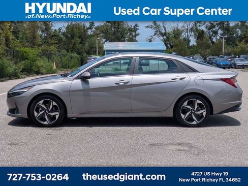 Certified 2023 Hyundai Elantra Limited w/ Cargo Package FWD image 2