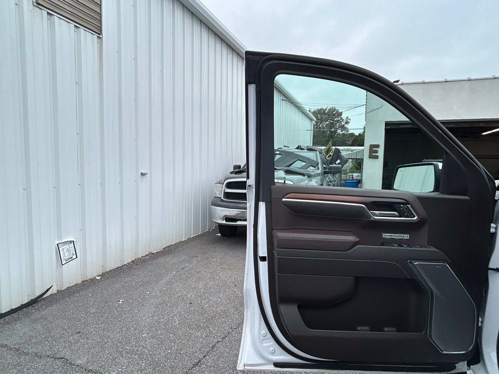 Used 2025 GMC Sierra 1500 Denali w/ Technology Package AWD/4WD image 10