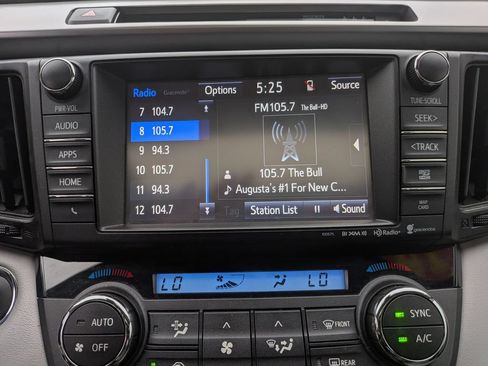 Used 2018 Toyota RAV4 XLE FWD image 9
