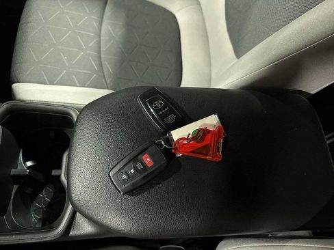 Used 2025 Toyota RAV4 XLE w/ Convenience Package AWD/4WD image 33