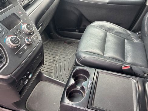 Used 2017 Toyota Sienna SE w/ SE Preferred Package image 20