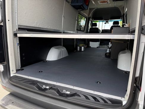 Used 2020 Mercedes-Benz Sprinter 2500 image 17