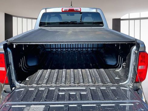 Used 2018 Chevrolet Colorado W/T RWD image 17
