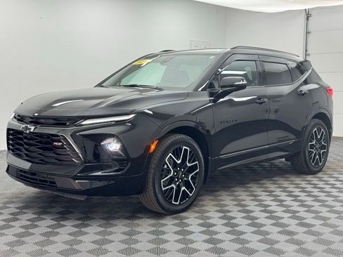 Used 2024 Chevrolet Blazer RS w/ Driver Confidence II Package image 2