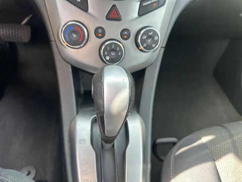 Used 2019 Chevrolet Sonic LT w/ Convenience Package image 25