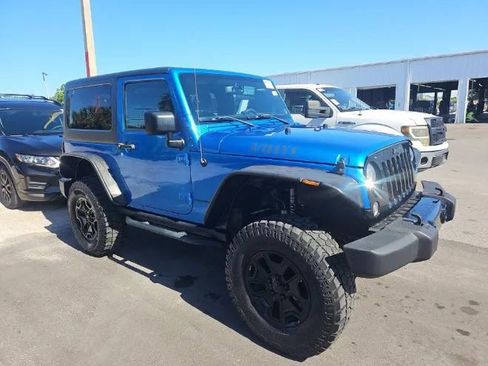 Used 2015 Jeep Wrangler Sport AWD/4WD image 5