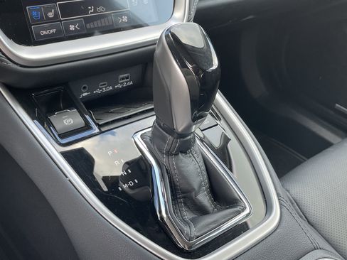 Certified 2025 Subaru Outback Touring w/ Tech Package 3 image 27