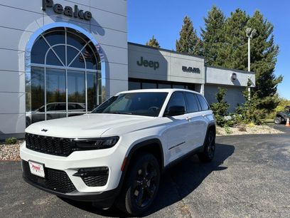 New 2025 Jeep Grand Cherokee Limited w/ Black Appearance Package