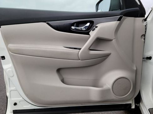 Used 2018 Nissan Rogue Sport SL w/ SL Premium Package image 8