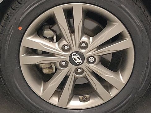 Used 2018 Hyundai Elantra SEL FWD image 31