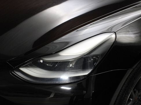 Used 2022 Tesla Model 3 image 4