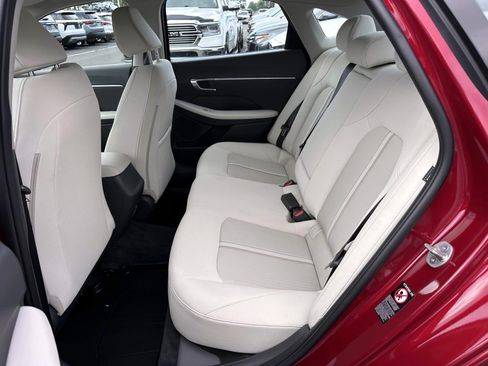 Used 2023 Hyundai Sonata SEL FWD image 12