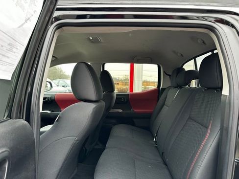 Used 2023 Toyota Tacoma SR5 AWD/4WD image 8