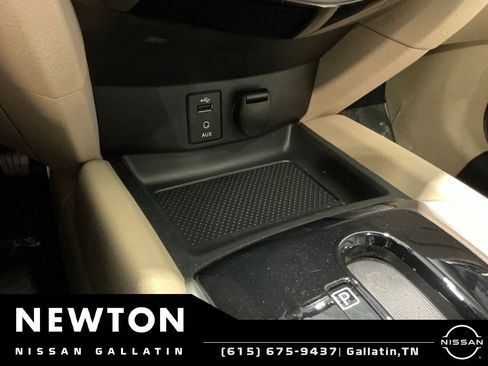 Used 2016 Nissan Rogue SL w/ SL Premium Package FWD image 29