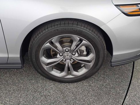 Used 2023 Honda Accord EX image 9