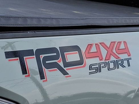 Used 2022 Toyota Tacoma TRD Sport AWD/4WD image 27