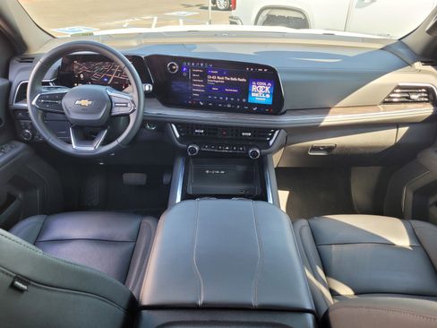 Used 2025 Chevrolet Tahoe LT AWD/4WD image 15
