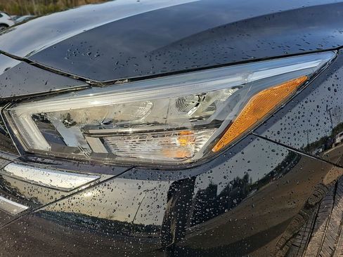 New 2025 Nissan Versa S w/ Trunk Package image 33