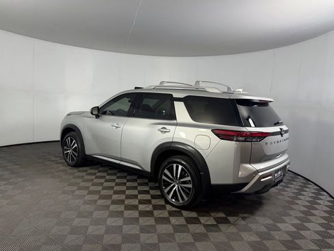 Used 2025 Nissan Pathfinder Platinum w/ Cargo Package AWD/4WD image 7